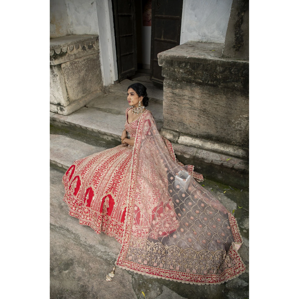 The Complete Guide to Choosing the Correct Fabric for Your Next Festive Lehenga