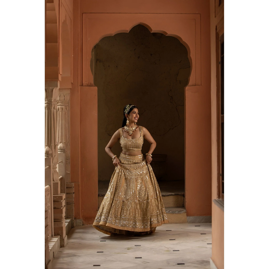 Unconventional Jewellery Options for Your Ivory and Gold Lehenga Set