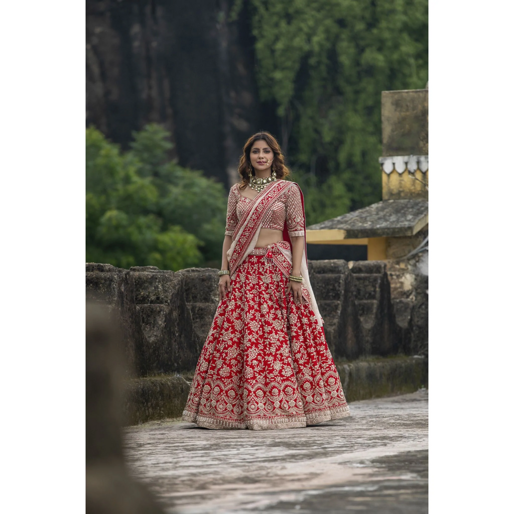 Awesome Tips To Style a Bridal Lehenga Set for Your Winter Wedding!